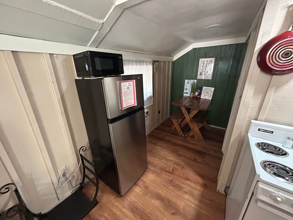 Cabin 2 Studion Kitchen 2