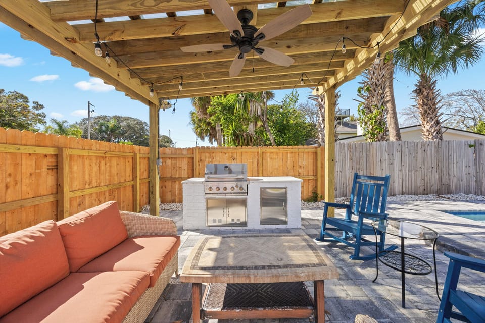 Patio with Grill