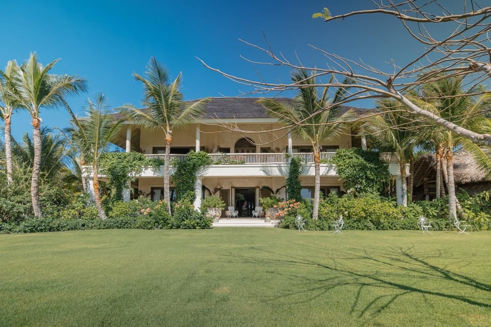 10 room mansion with amazing views and full service staff (2133)