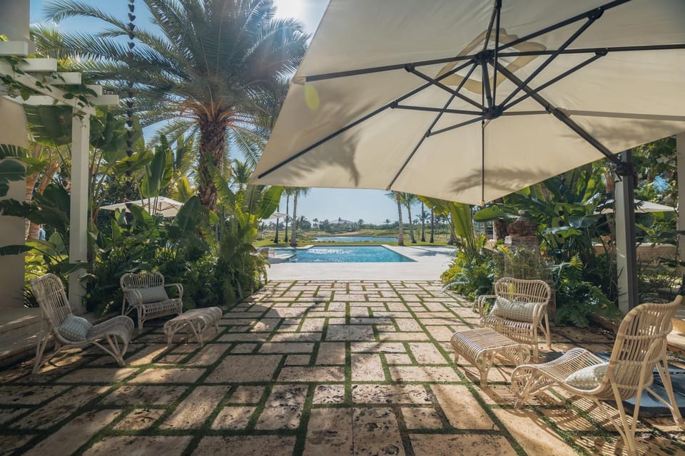 10 room mansion with amazing views and full service staff (2087)
