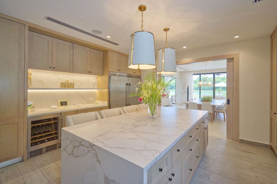 Modern lake villa with chef & English-speaking staff in beach resort (6026)