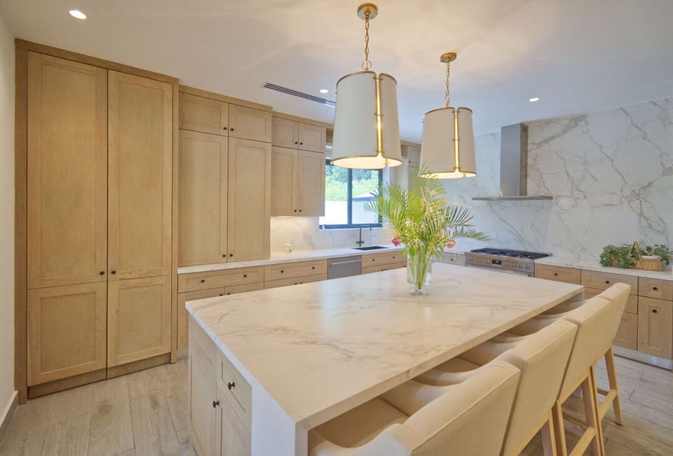 Modern lake villa with chef & English-speaking staff in beach resort (6027)