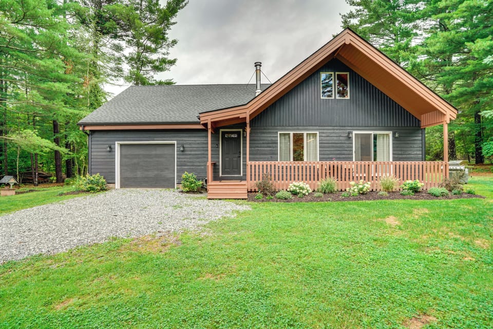 Home Exterior | 2-Story Home