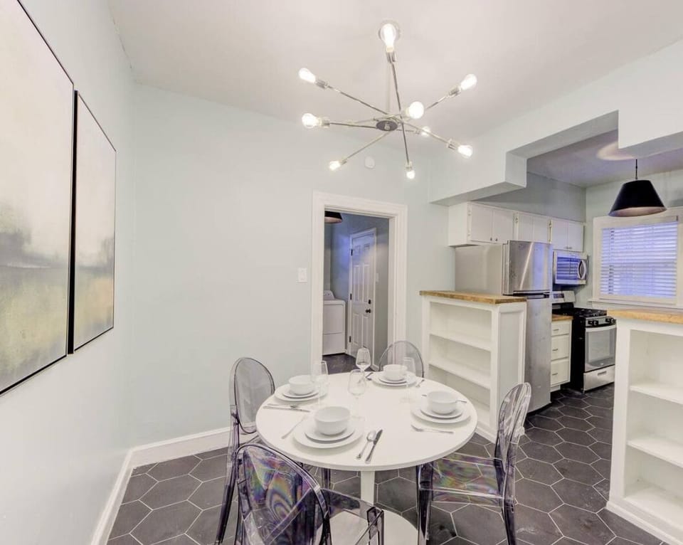Dine in style! Whether it`s a cozy meal or a lively conversation, this bright and modern space is perfect for making memories.