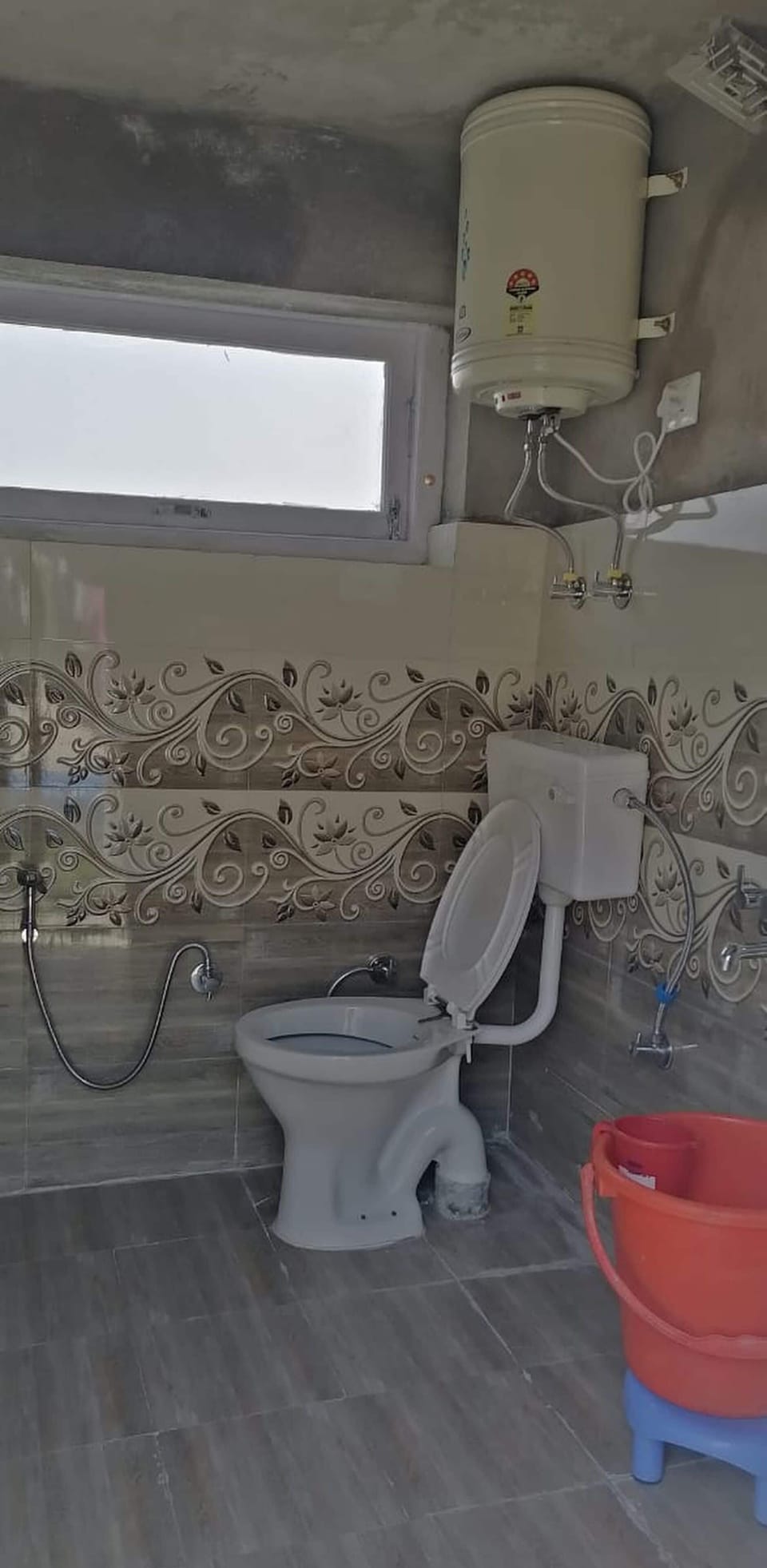 Deluxe Double Room, Mountain View | Bathroom | Slippers, soap, shampoo, toilet paper