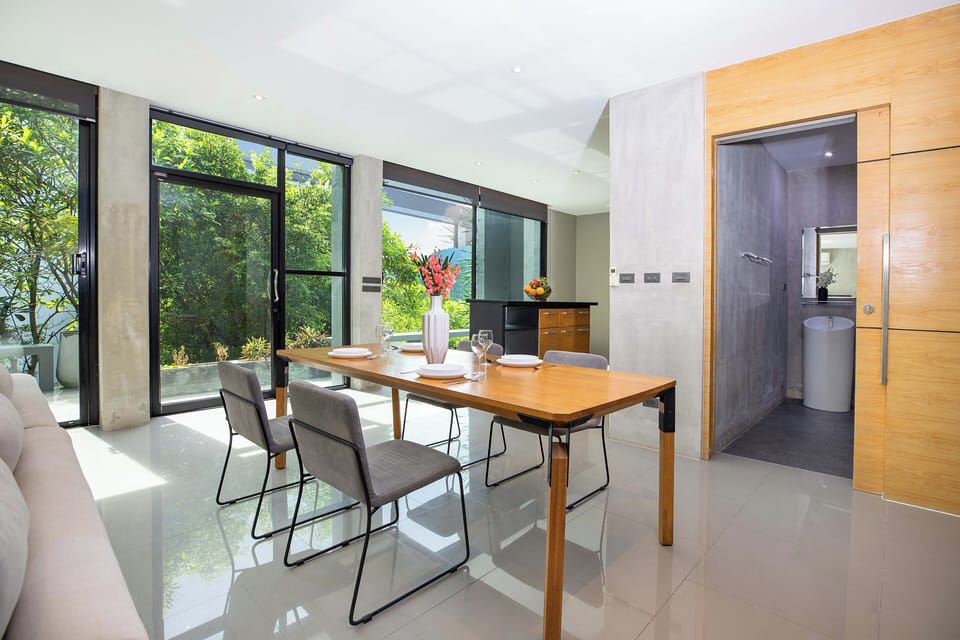 Design Villa, 2 Bedrooms, Resort View | In-room dining