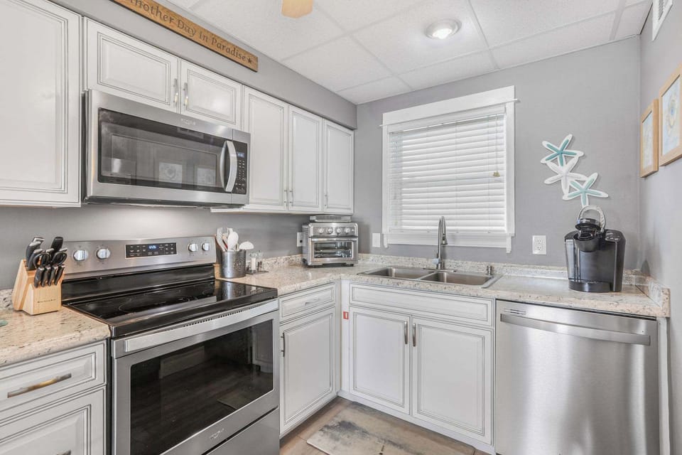 Fully equipped kitchen. An air fryer toaster as a plus!
