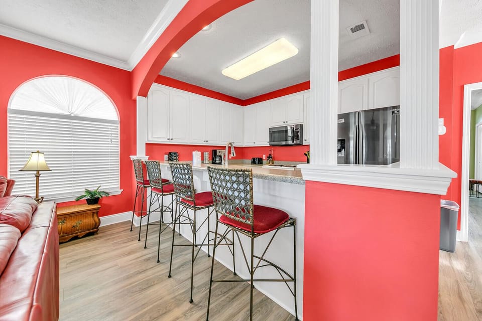 Eat-in bar seating