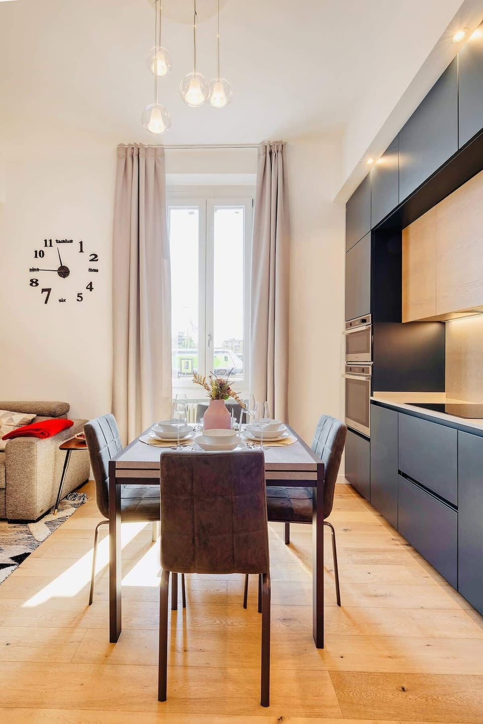 Dinning Table