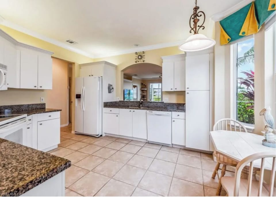 Open Kitchen