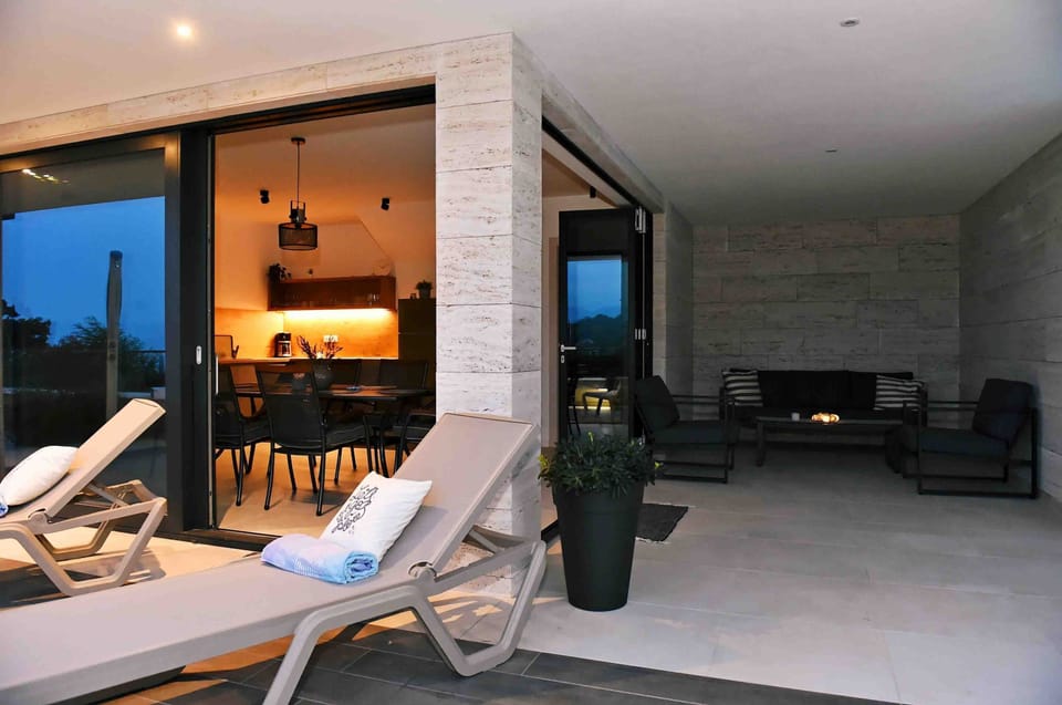 House, Smoking | 3 bedrooms