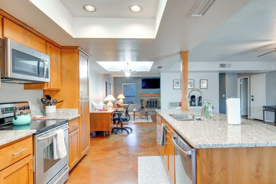 House (5 Bedrooms) | Interior