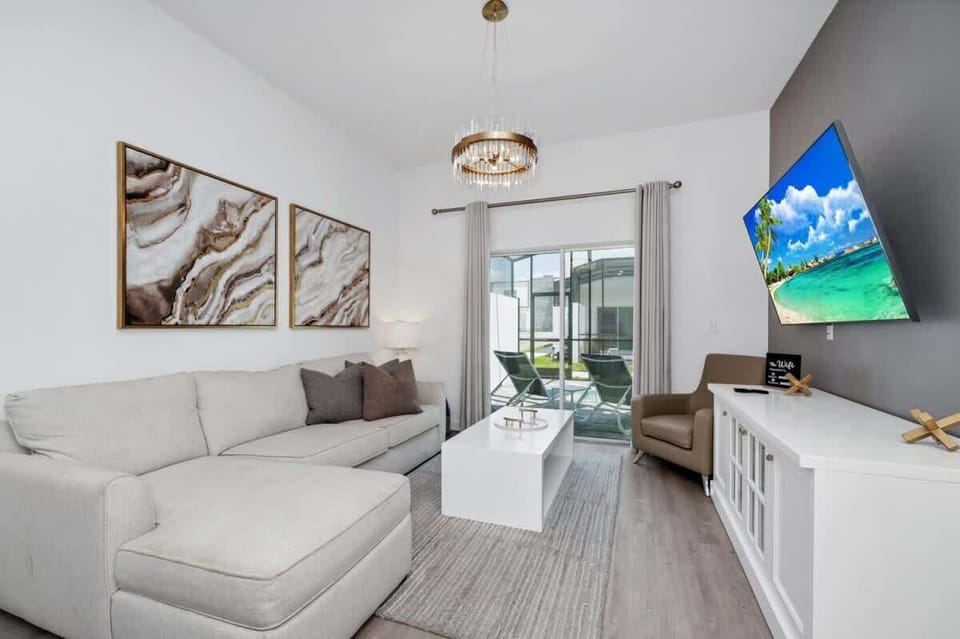 Convenience at Your Fingertips: In-House Washer & Dryer for Easy Living!