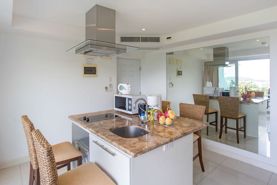 Exclusive Apartment, 1 Bedroom, Balcony, Sea View | Private kitchenette | Electric kettle, toaster
