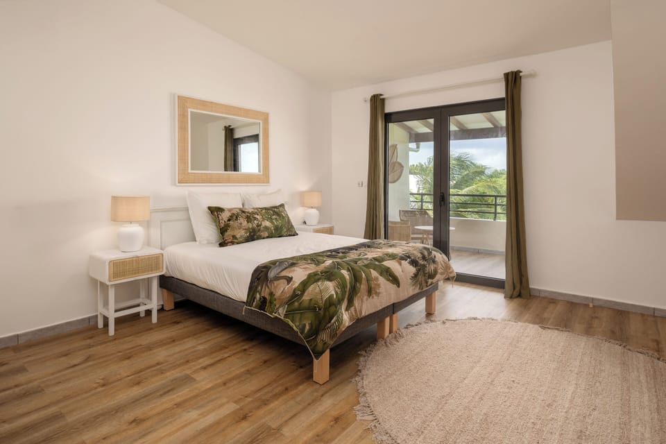 Deluxe Duplex, Sea View | 2 bedrooms, premium bedding, pillowtop beds, individually decorated