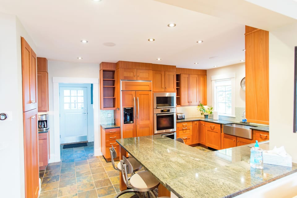 Modern and spacious kitchen, fully equipped with all the essentials you need. 