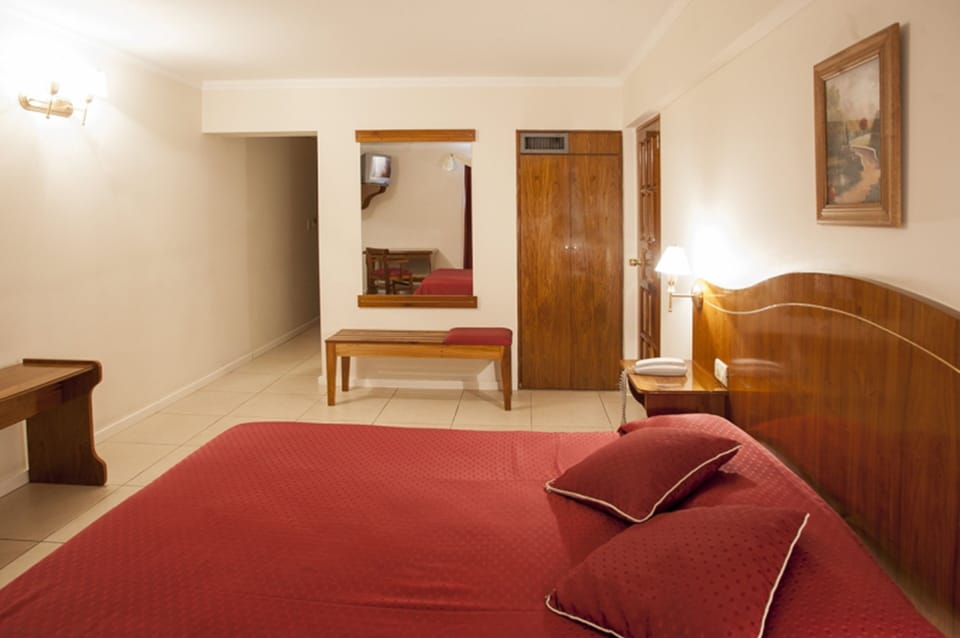 Premium bedding, down comforters, pillowtop beds, minibar