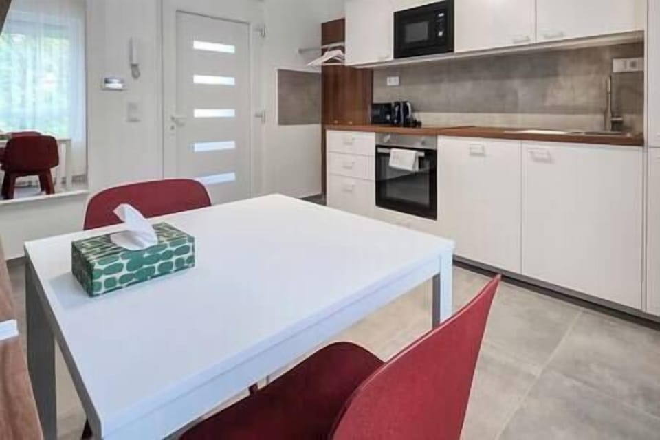Kitchen (2)