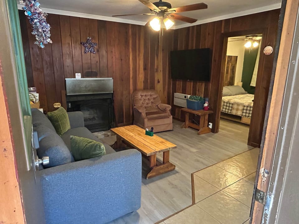 Cabin 10 inside from door