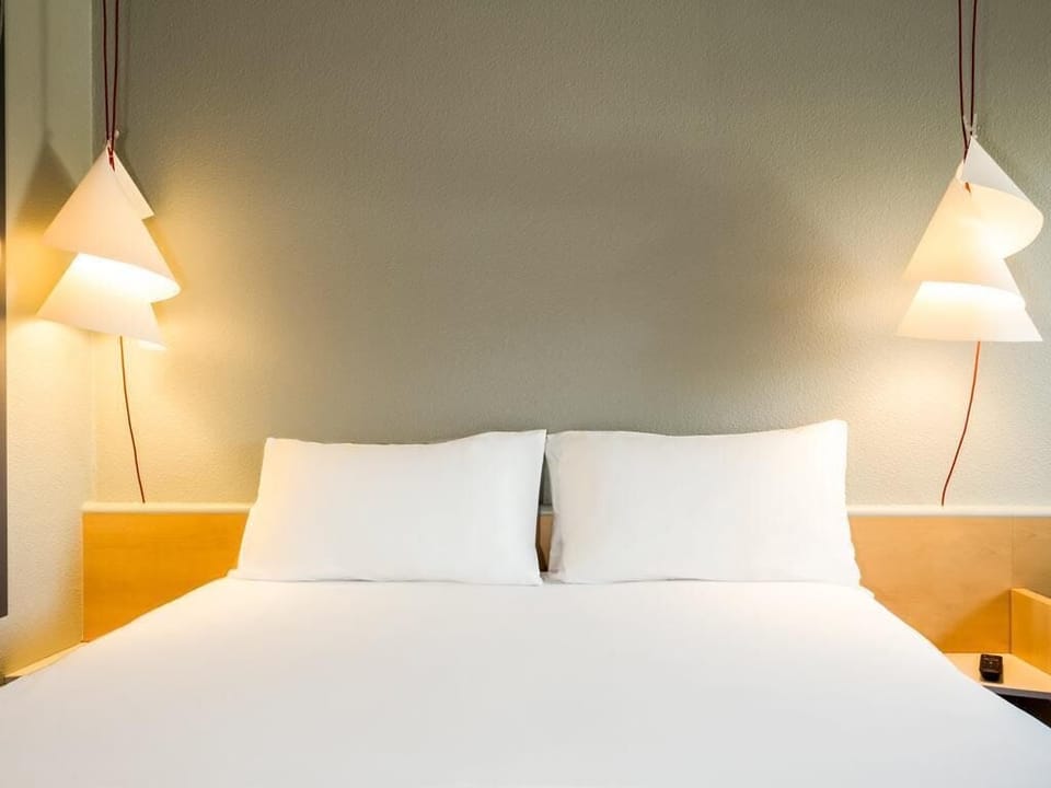 Comfort Room, 1 Double Bed | Desk, laptop workspace, blackout drapes, soundproofing