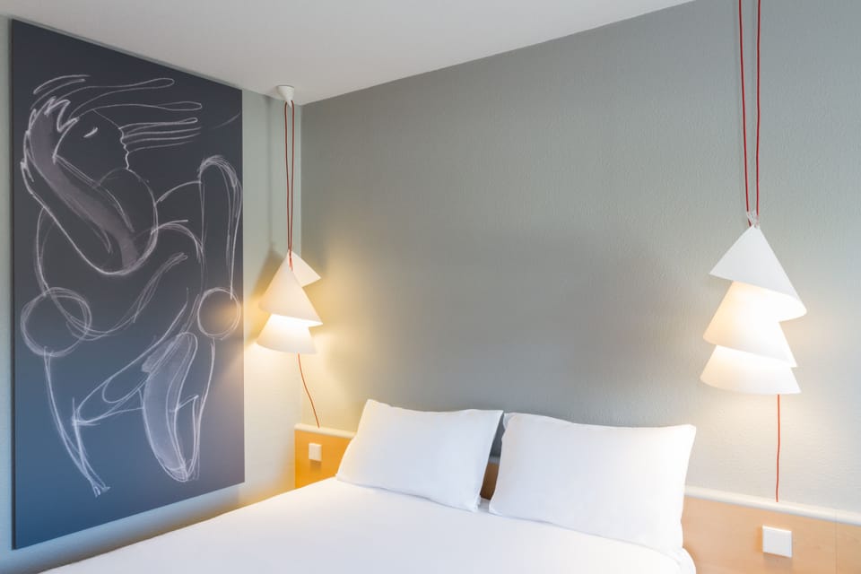Comfort Room, 1 Double Bed | Desk, laptop workspace, blackout drapes, soundproofing