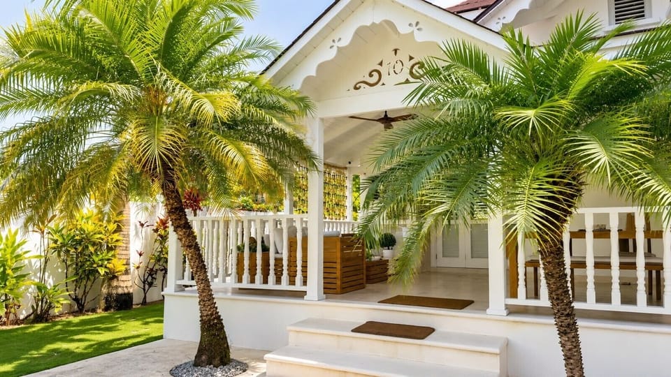 Main entrance/Terrace