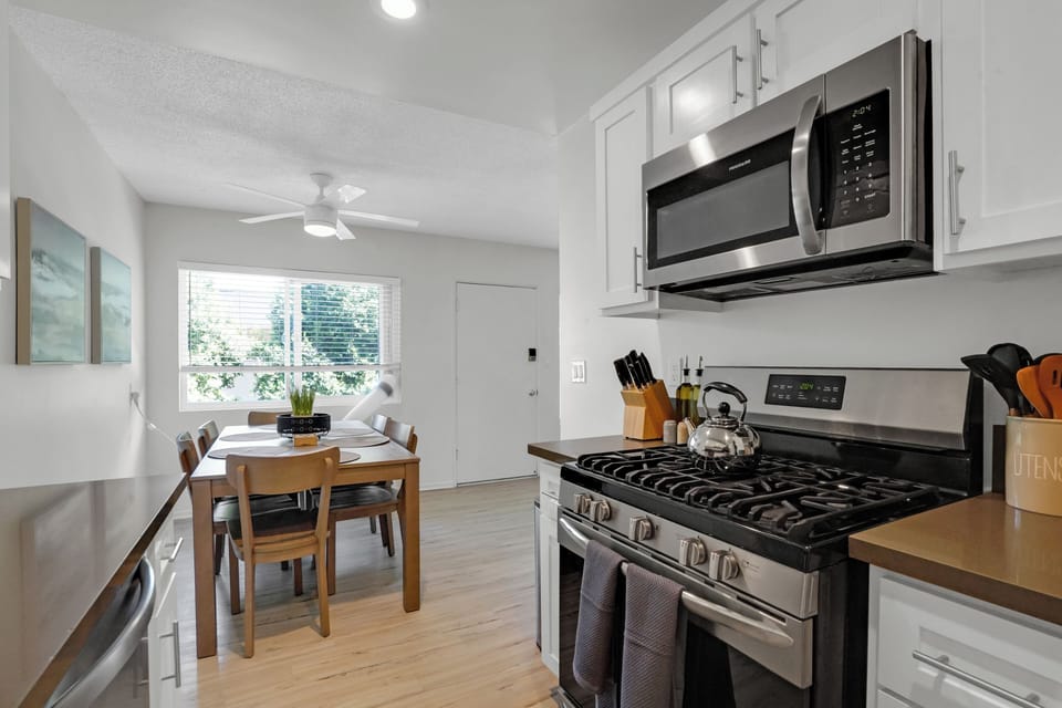 Beautiful Kitchen area with microwave and all essentials