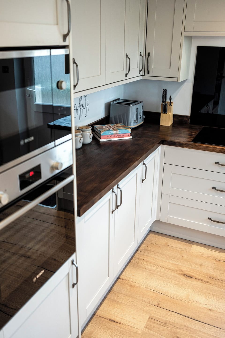 House, Garden View | Private kitchen | Electric kettle, toaster