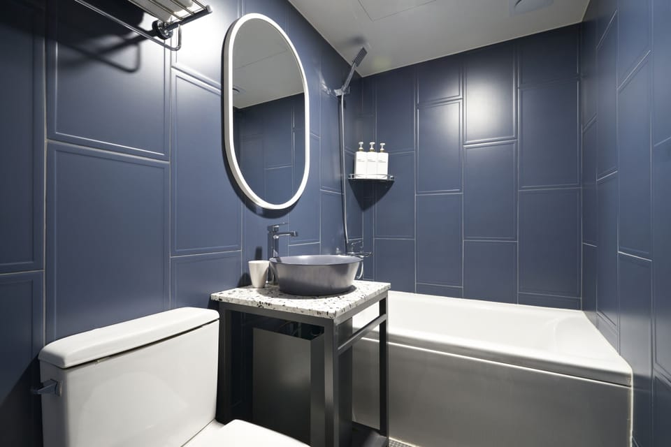 Standard Double Room | Bathroom | Free toiletries, hair dryer, slippers, towels