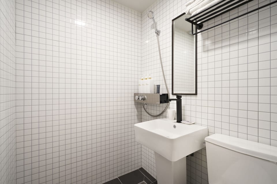 Standard Double Room | Bathroom | Free toiletries, hair dryer, slippers, towels