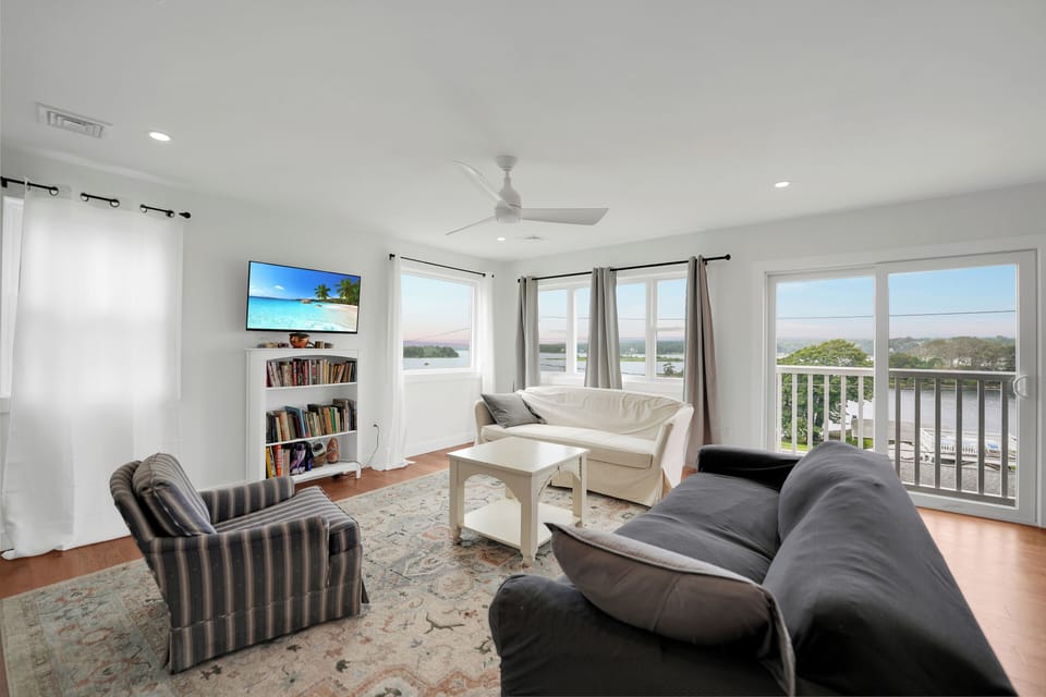 Living Room/Kitchen