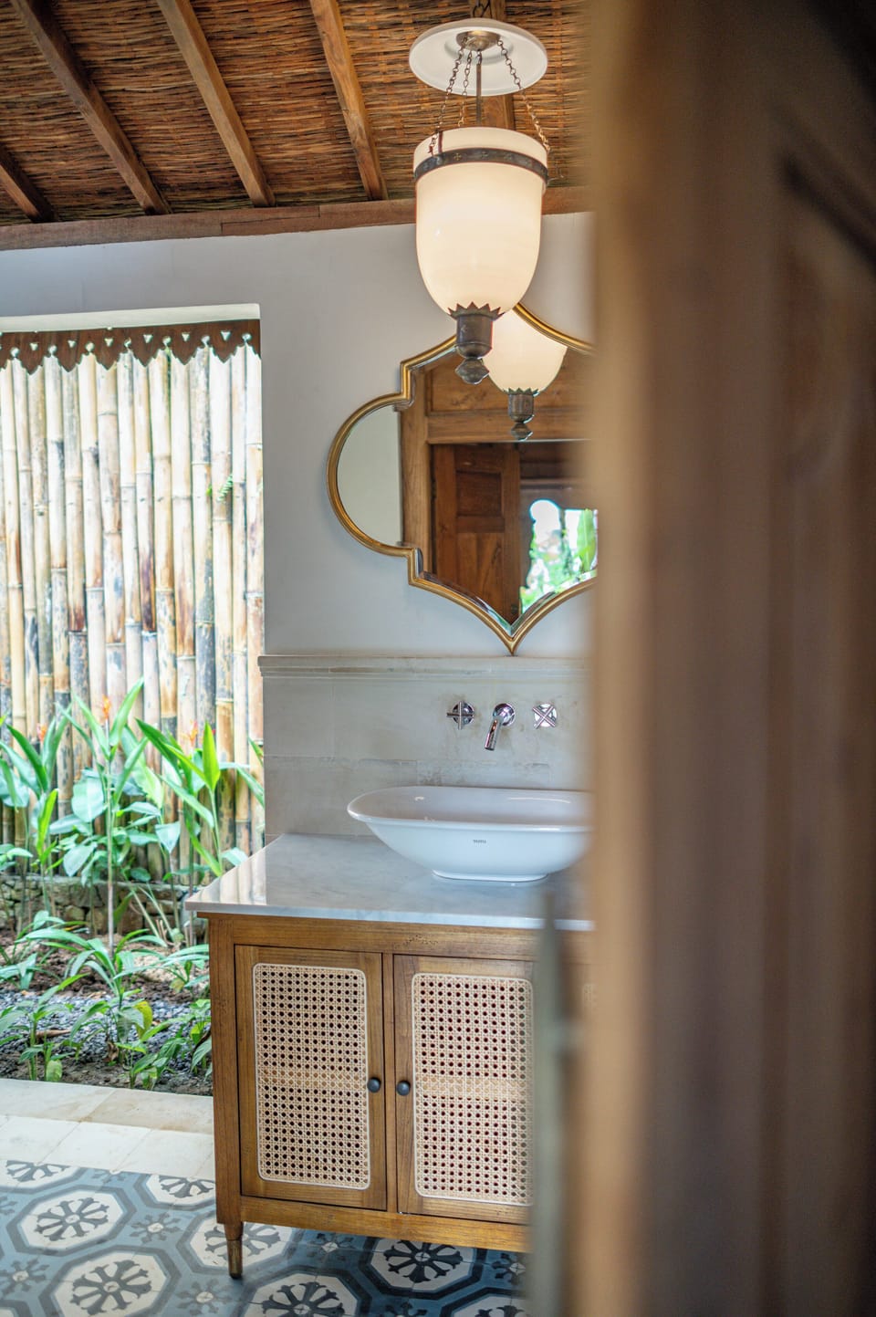 Couples treatment rooms, sauna, steam room, deep-tissue massages