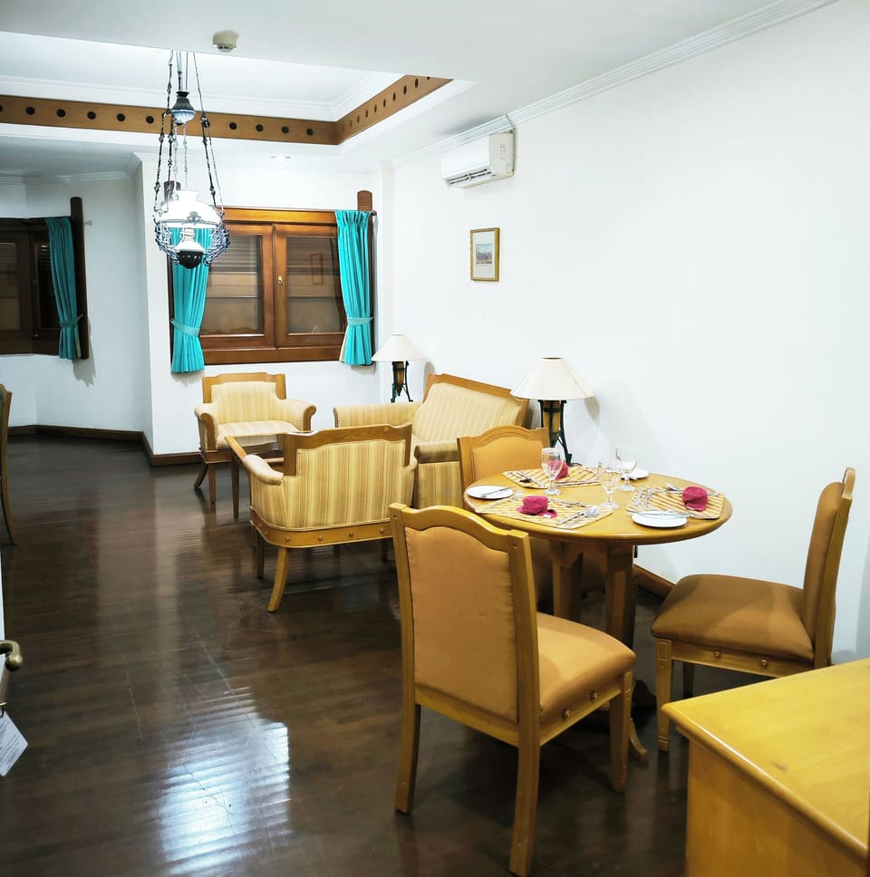 Junior Studio, Garden View | Living area