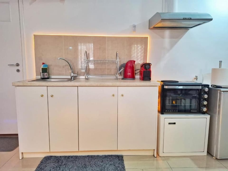 Comfort Studio Suite, Ground Floor | Private kitchen