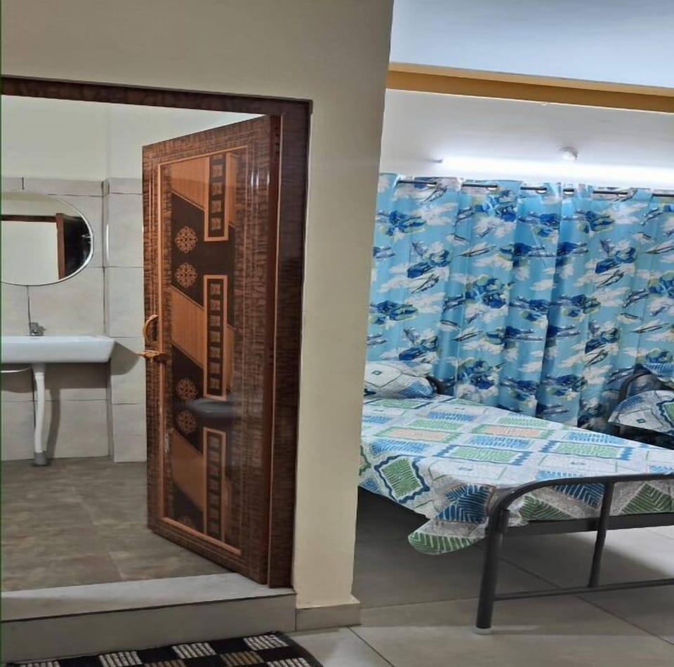 Basic Twin Room | Free WiFi