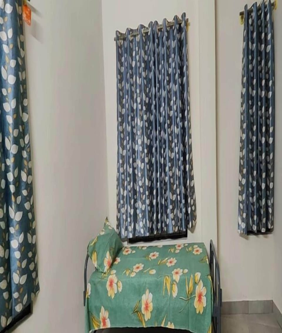 Basic Single Room | Free WiFi