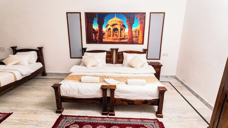 Premium bedding, down comforters, in-room safe, individually decorated