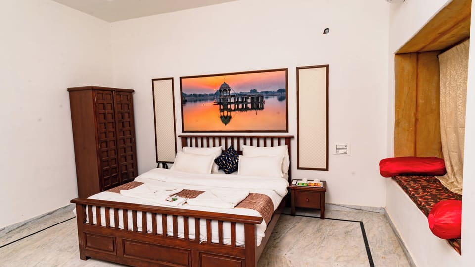 Deluxe Room | Premium bedding, down comforters, in-room safe, individually decorated