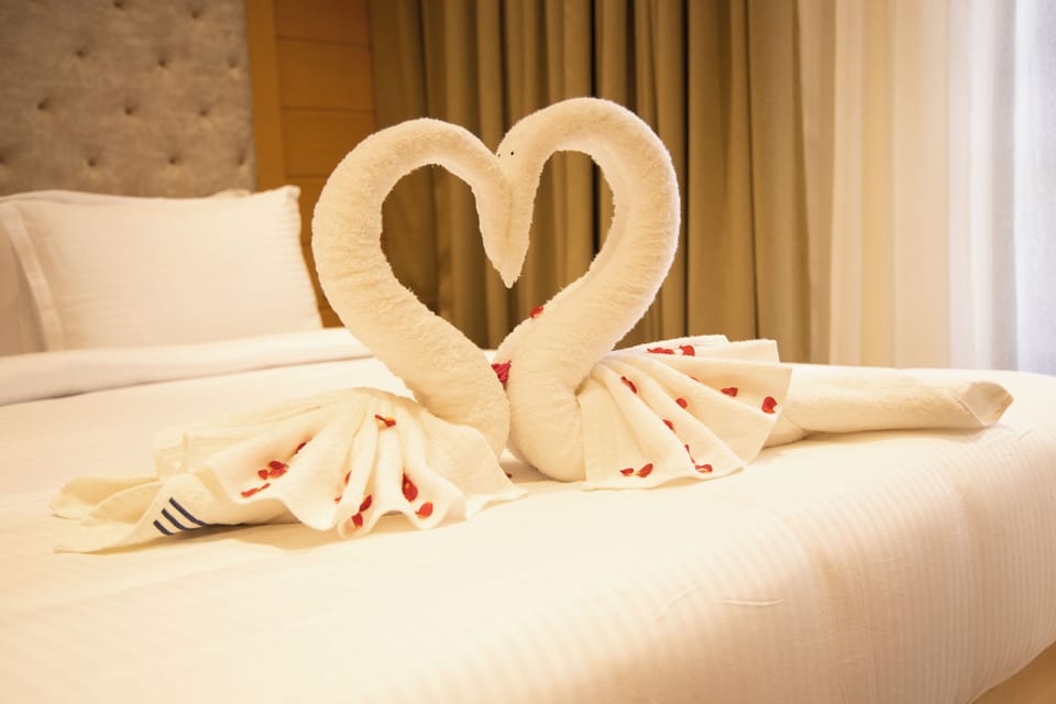 Deluxe Double Room | Desk, iron/ironing board, free WiFi, wheelchair access