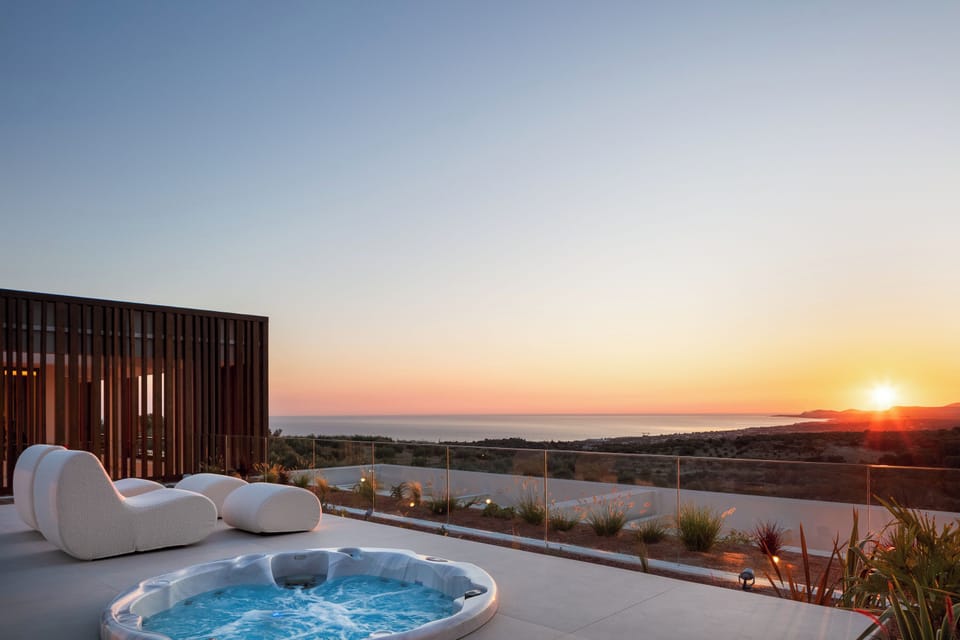 Jacuzzi comfortably relaxing up to 7 guests