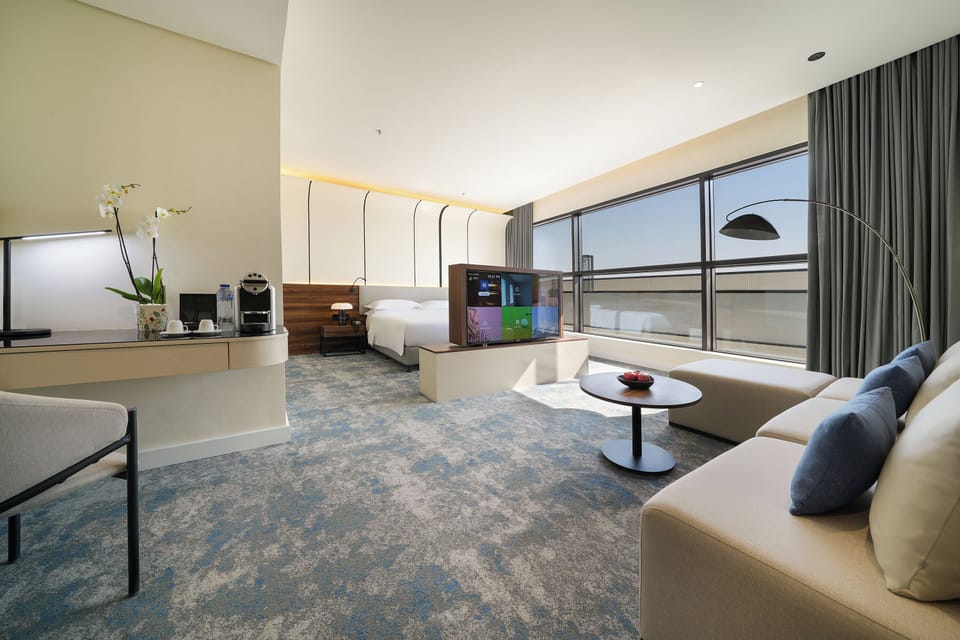 Comfort Double Room, 1 King Bed (Spacious) | In-room safe, laptop workspace, blackout drapes, soundproofing