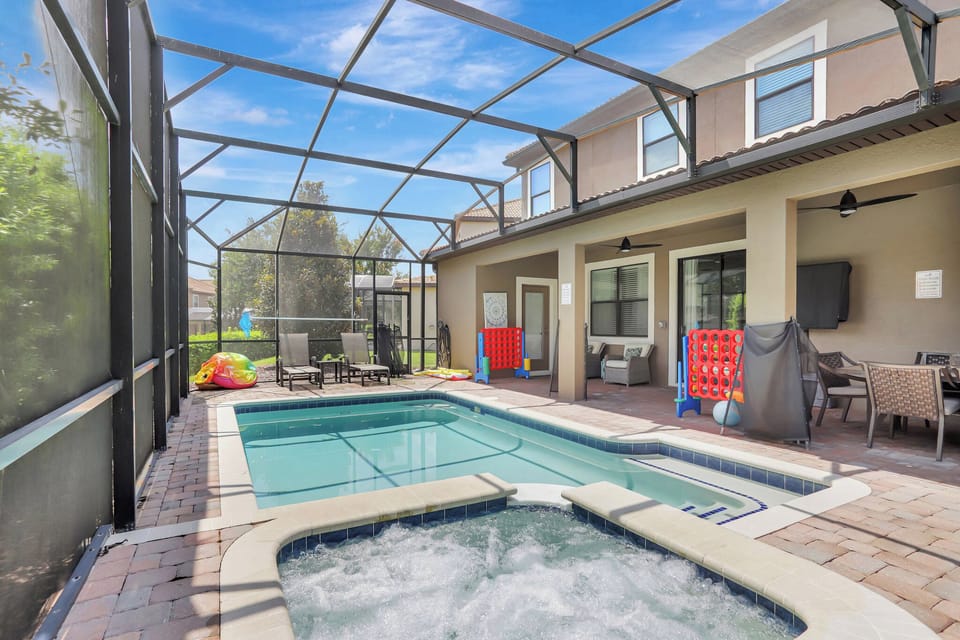South-facing private heated pool and spa (heating is extra $)