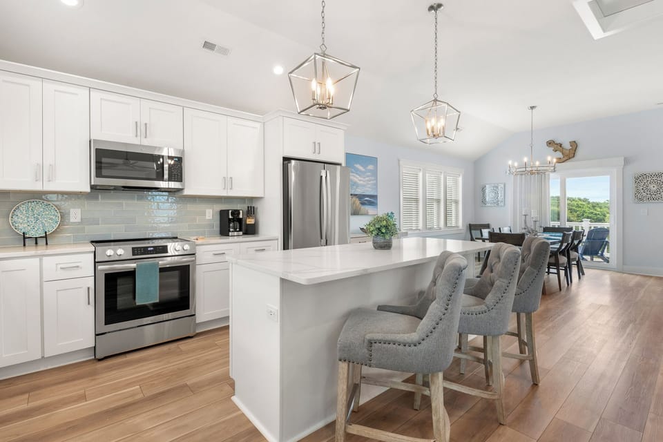 M30: Martinis and Bikinis | Top Level Kitchen