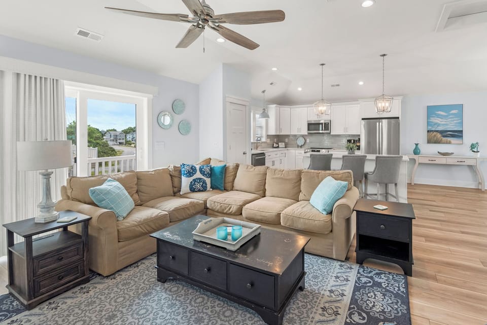 M30: Martinis and Bikinis | Top Level Living Area