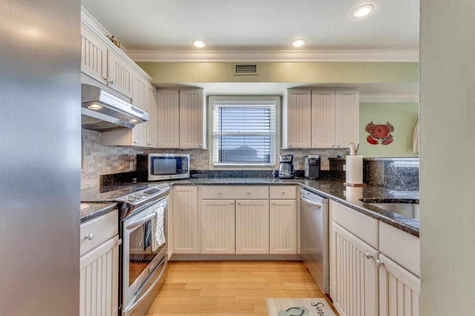 Pelican Pointe-large-020-051-Kitchen-1500x1000-72dpi