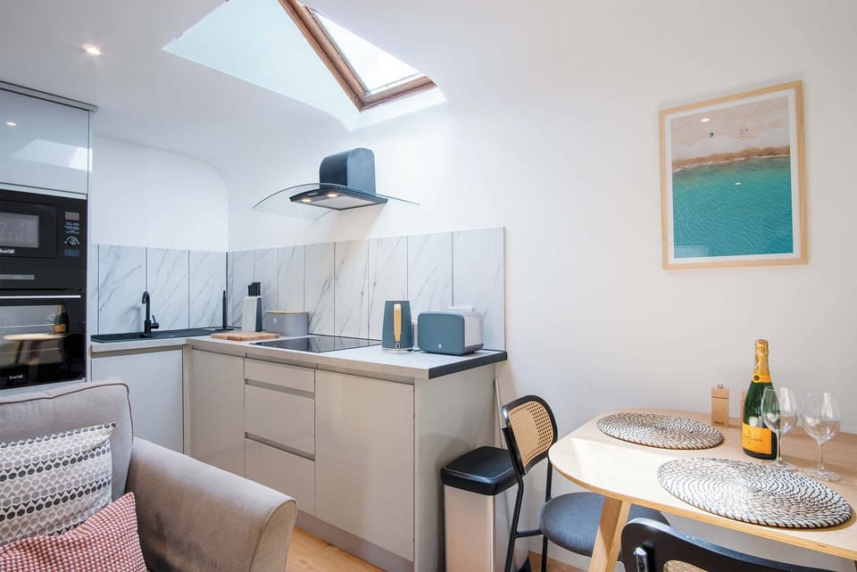 Microwave, oven, stovetop, electric kettle