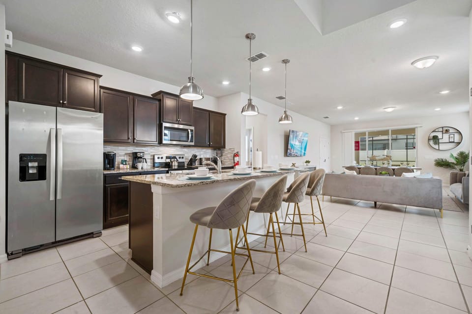Full equipped kitchen
