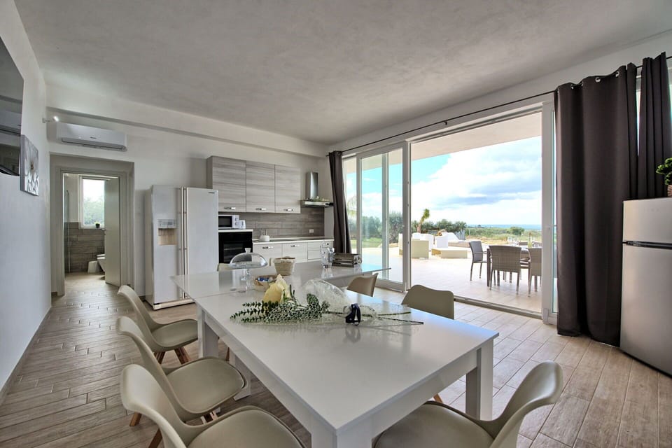 Dining Room, Kitchen