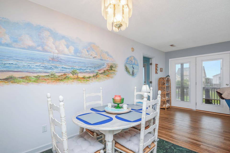 Dining Area - Southwest