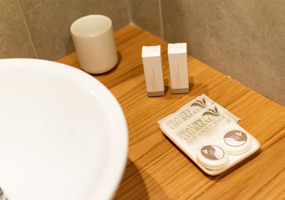 Room, Garden View, Mountainside | Bathroom